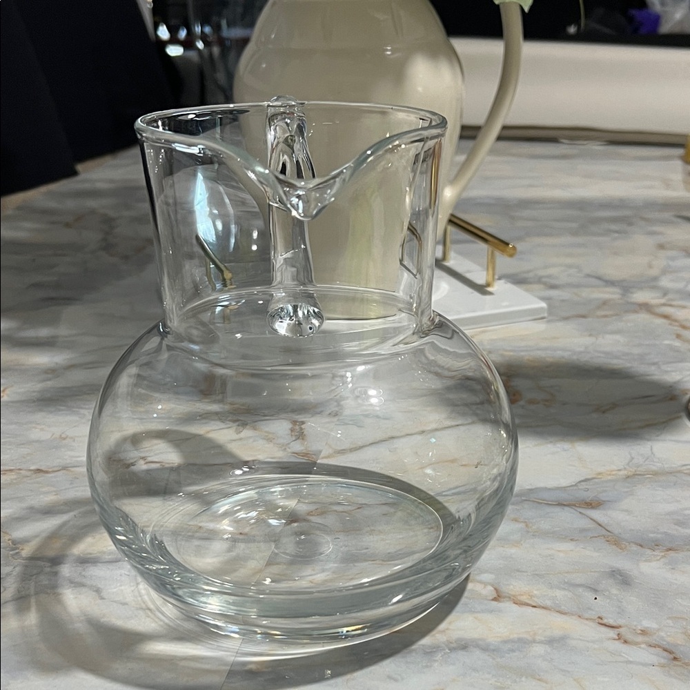 Stylish Clear Glass Jug $23 - Picture 6 of 9
